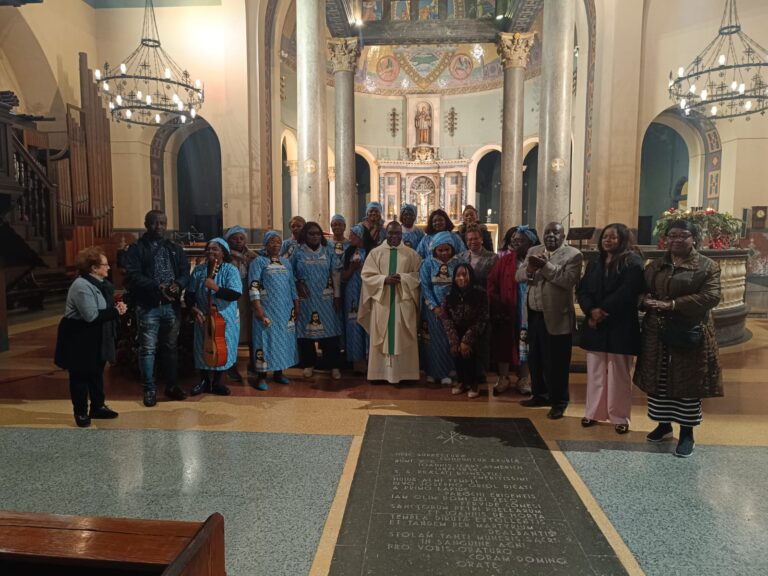 La Comunidad de Barcelona celebra la primera misa africana del año